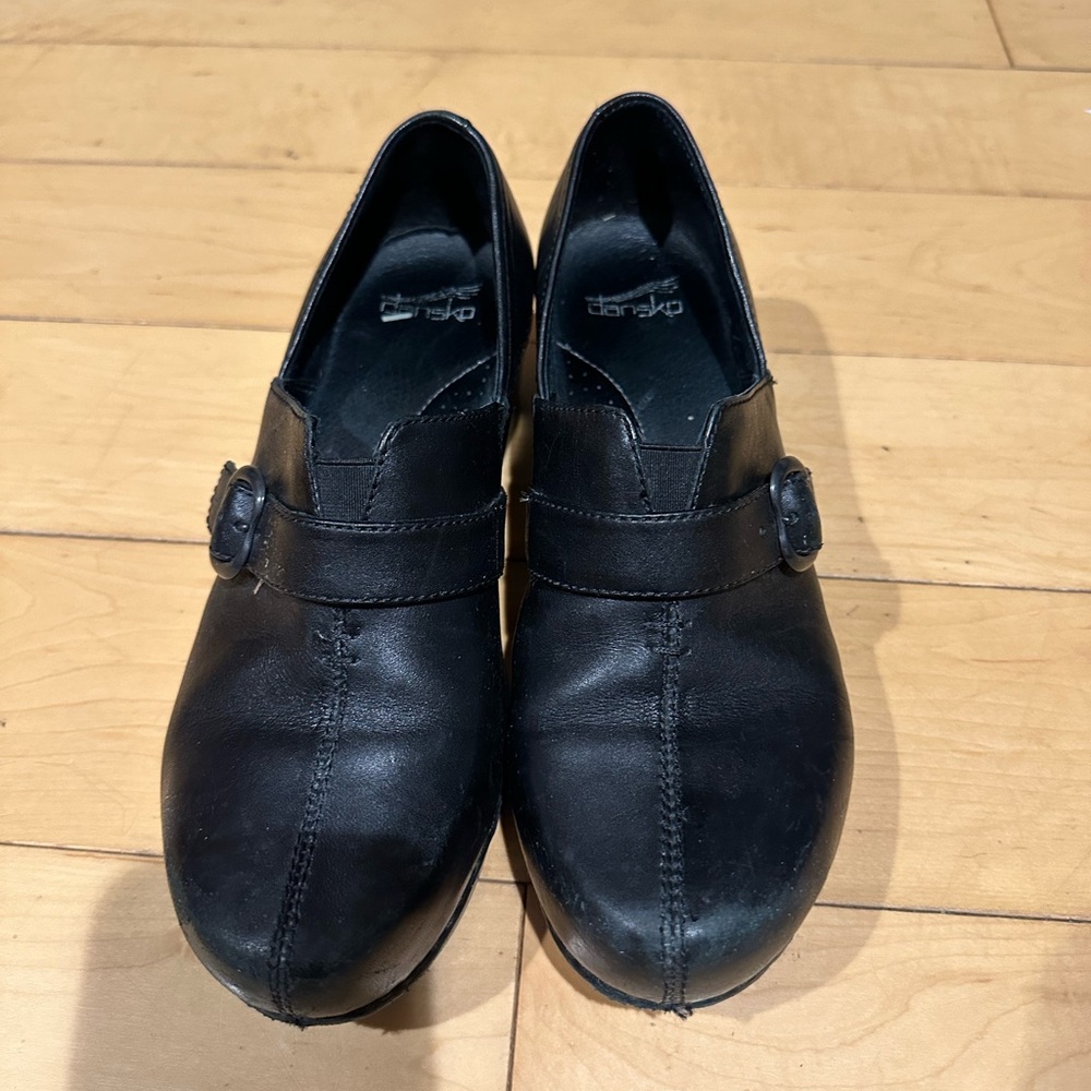 Black dansko clogs size 39 with buckle